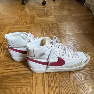 Pre owned Nike Men’s Blazer Mid size 12 Red Swoosh